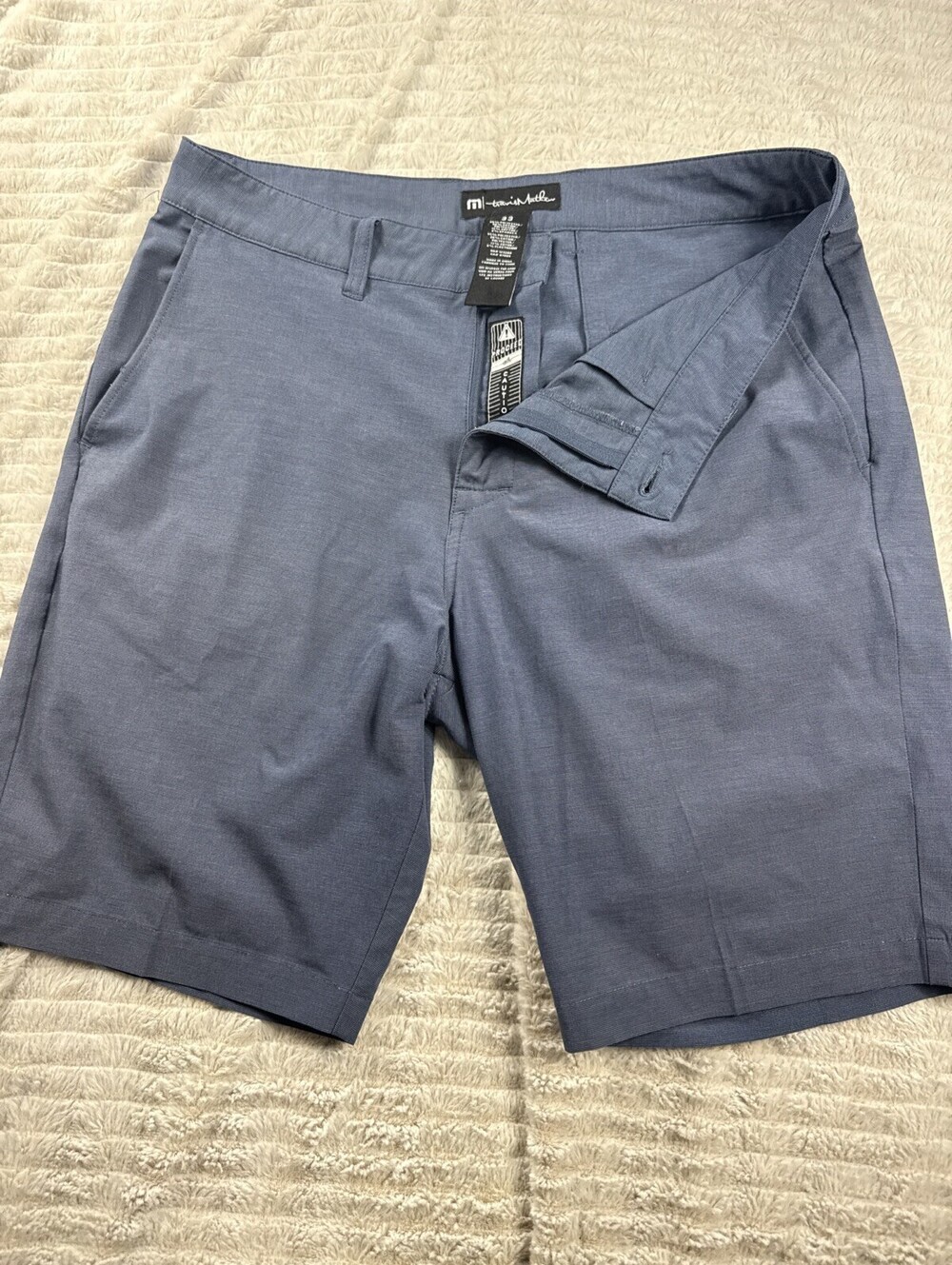 Travis Mathew Shorts Men 33x9”  Blue Stretch Chino Golf Summer Travel Casual EUC